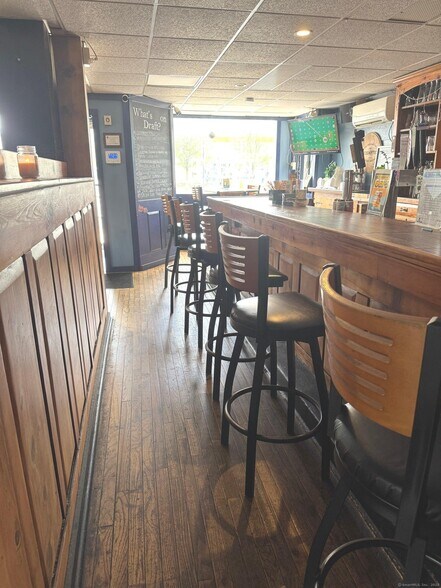 More Photos Of 164 Main St, Portland Restaurant For Sale