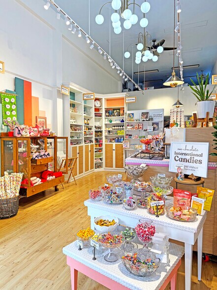 More Photos Of 5854 College Ave, Oakland Storefront For Lease