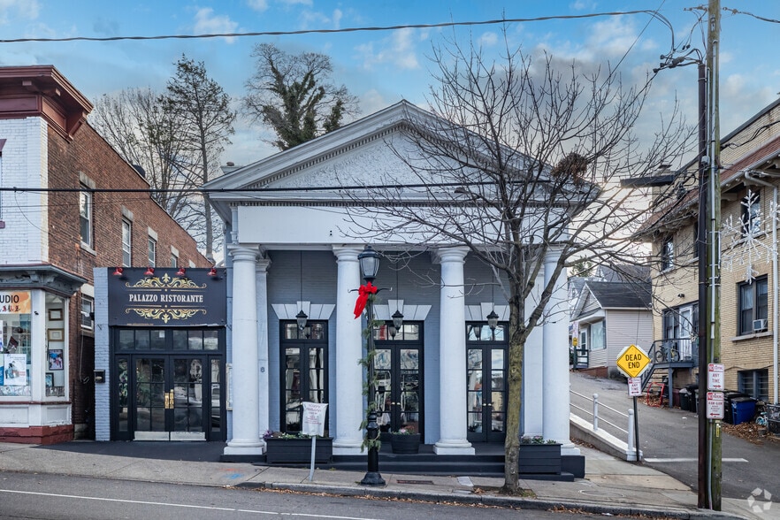 Primary Photo Of 286 Main St, Port Washington Restaurant For Lease