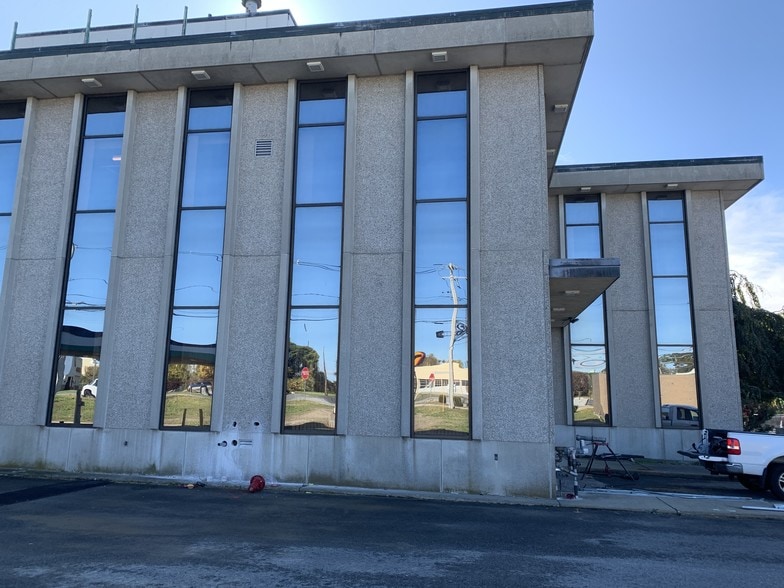 More Photos Of 4 Plaza Way, Fairhaven Bank For Lease