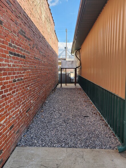 More Photos Of 108 E Pine St, East Prairie Restaurant For Sale