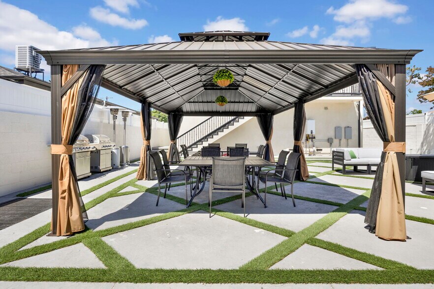 More Photos Of 7410 Denny Ave, Sun Valley Healthcare For Sale