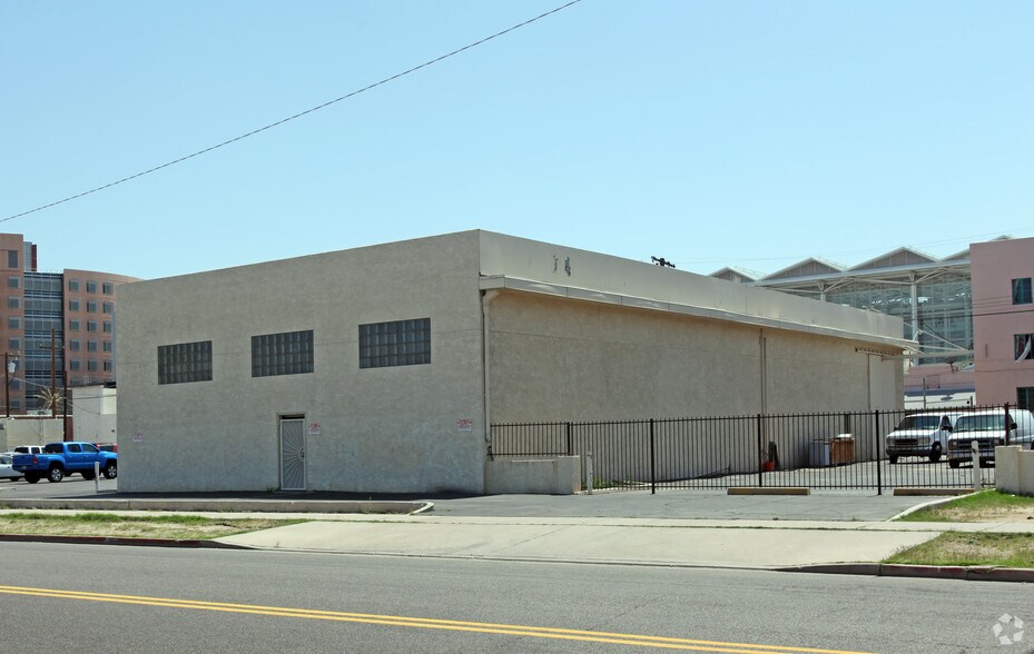 Primary Photo Of 533 W Monroe St, Phoenix Warehouse For Sale