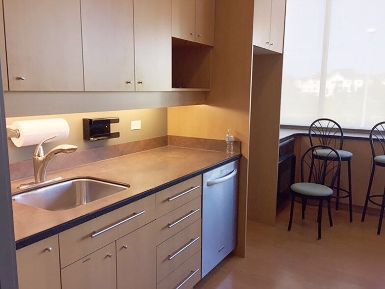 More Photos Of 2551 Hewes Way NW, Edmonton Medical For Lease