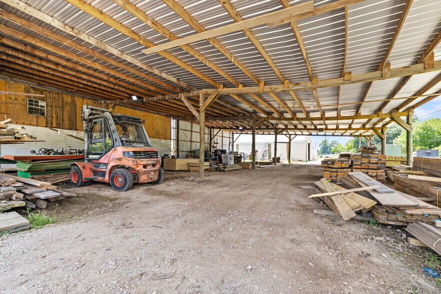 More Photos Of 189 N 1st St, Timpson Warehouse For Sale