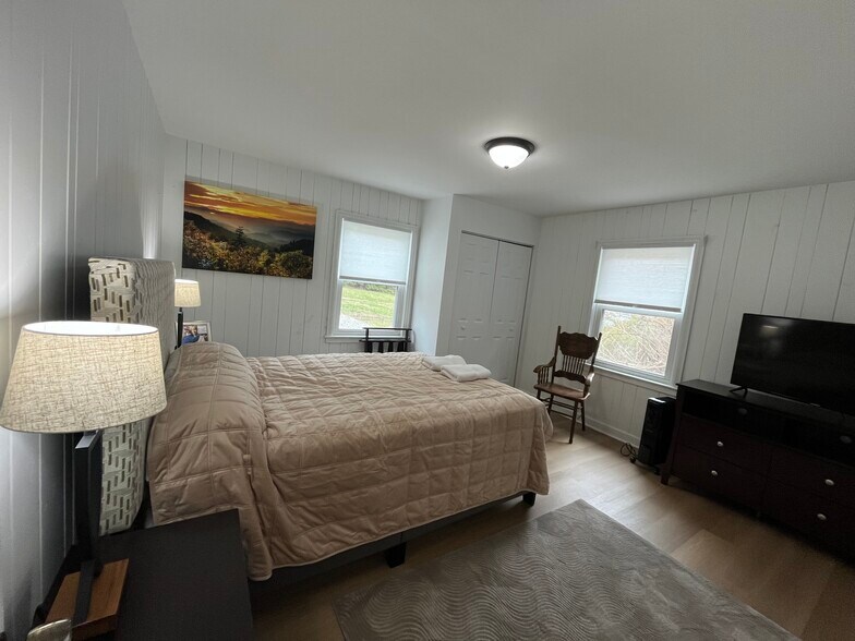 More Photos Of 1 Old Mill Lane, Weaverville Restaurant For Sale