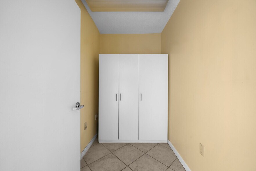 More Photos Of 430 S Dixie Hwy, Miami Office For Lease