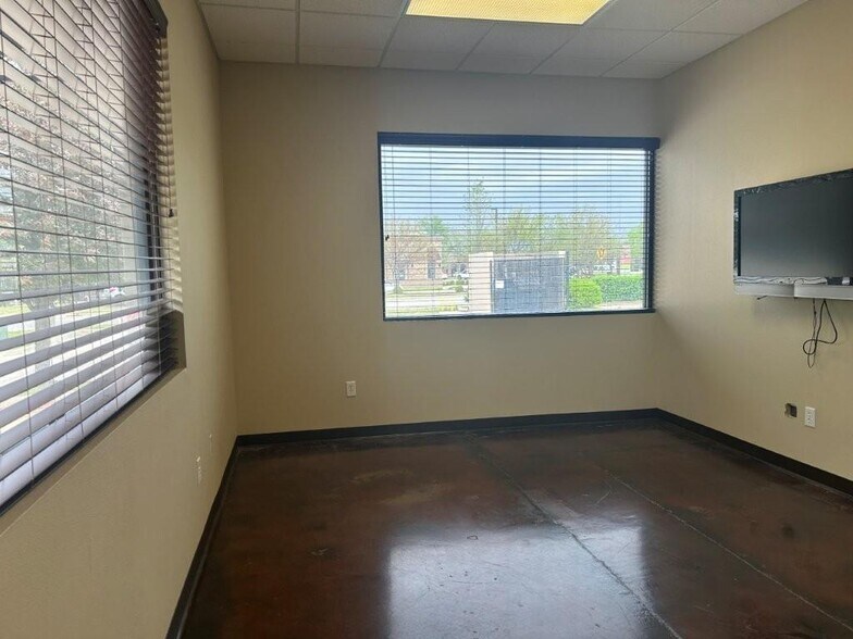 More Photos Of 301 SW 16th St, Bentonville Medical For Sale