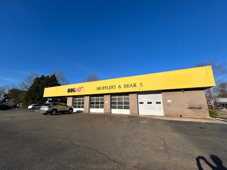 More Photos Of 14100 Warwick Blvd, Newport News Auto Repair For Lease