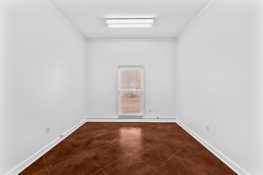 More Photos Of 403-C Towne Center Blvd, Ridgeland Office For Sale