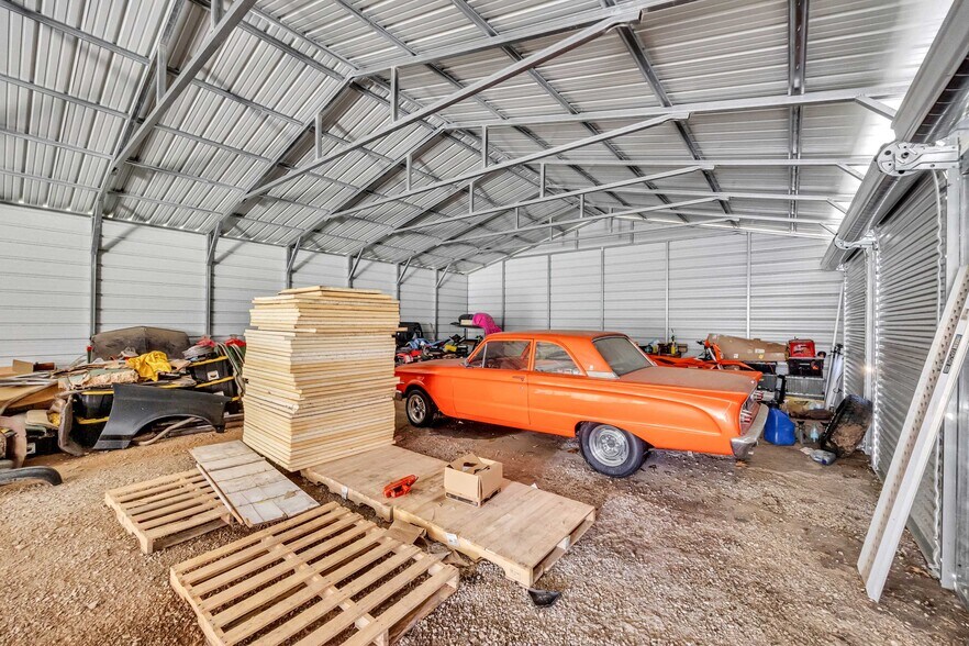 More Photos Of 217 E Aiken Rd, Eden Showroom For Lease