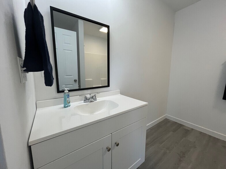 More Photos Of 1306 Melbourne Ct, Westport Multifamily For Sale