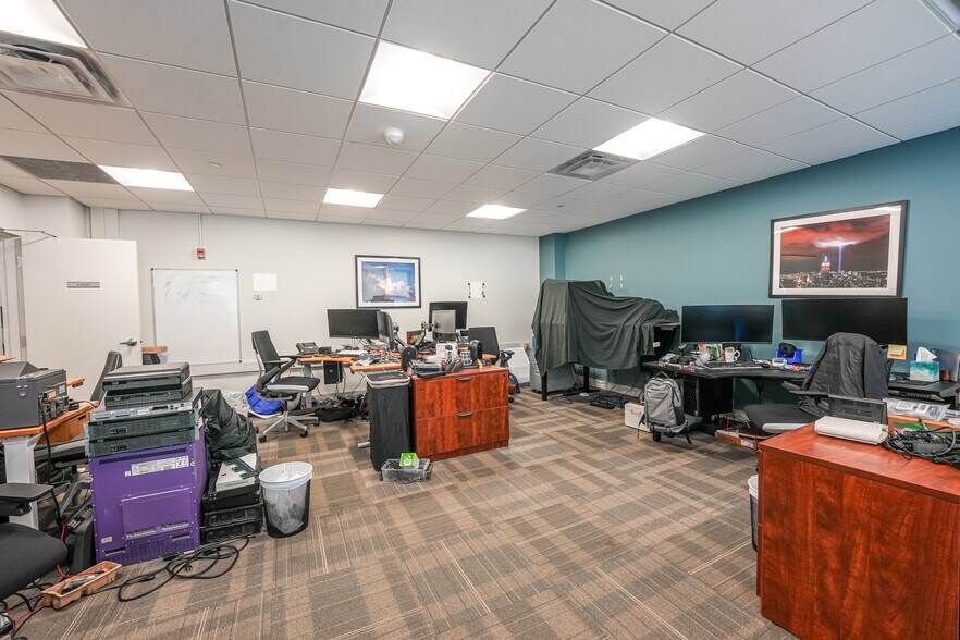More Photos Of 7115 Leesburg Pike, Falls Church Office For Sale