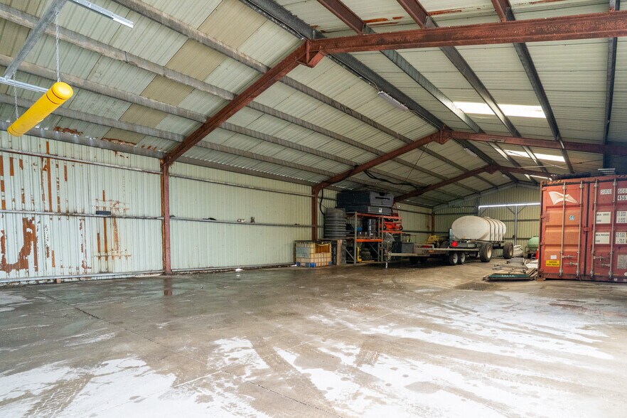 More Photos Of 266 Norwich Rd, Scotland Industrial For Lease