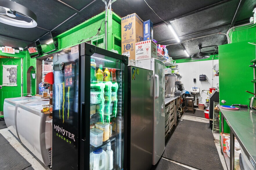 More Photos Of 208 N Molalla Ave, Molalla General Retail For Sale