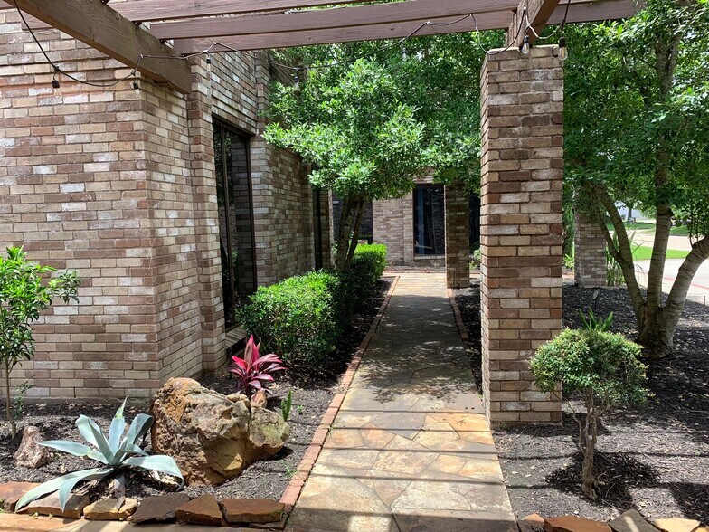 More Photos Of 17226 Mercury Dr, Houston Medical For Lease