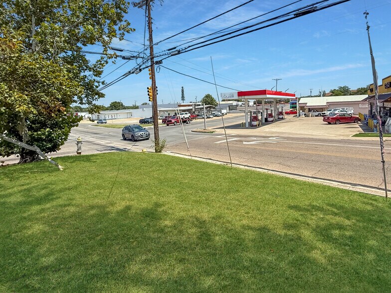 More Photos Of 104 W Hallmark Ave, Killeen Freestanding For Sale