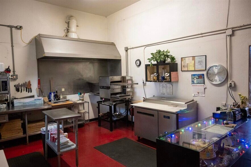 More Photos Of 14724 Hornbrook rd, Hornbrook Restaurant For Sale