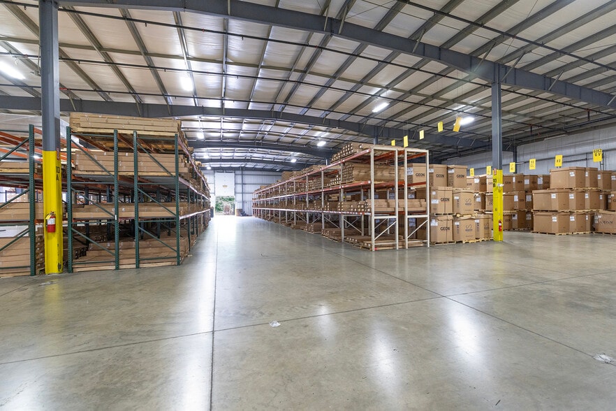 More Photos Of 1000 Sako Ct, Elkhart Warehouse For Lease