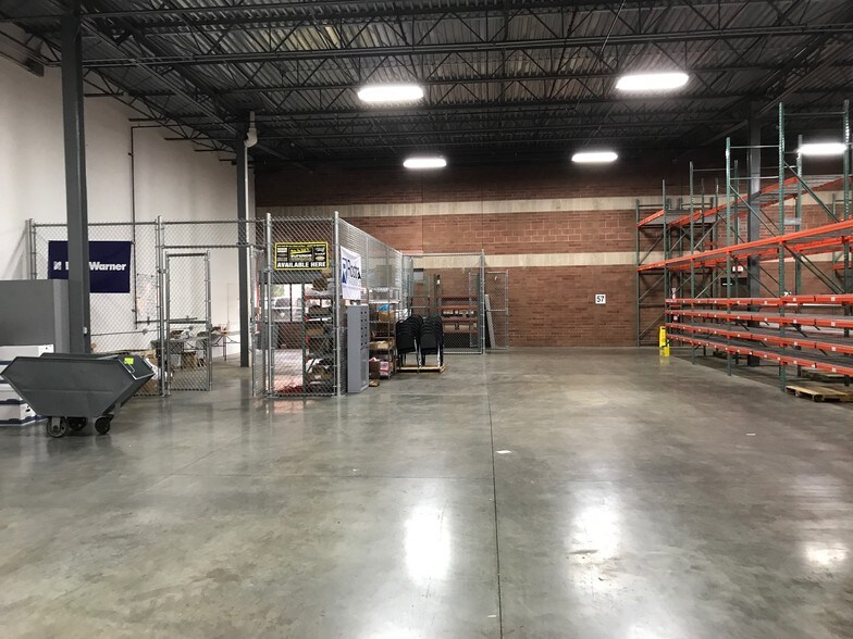 More Photos Of 30305 Solon Rd, Solon Flex For Lease