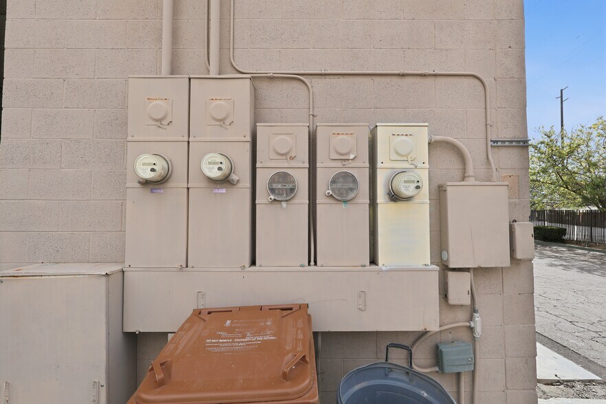 More Photos Of 1286 S E St, San Bernardino Freestanding For Sale