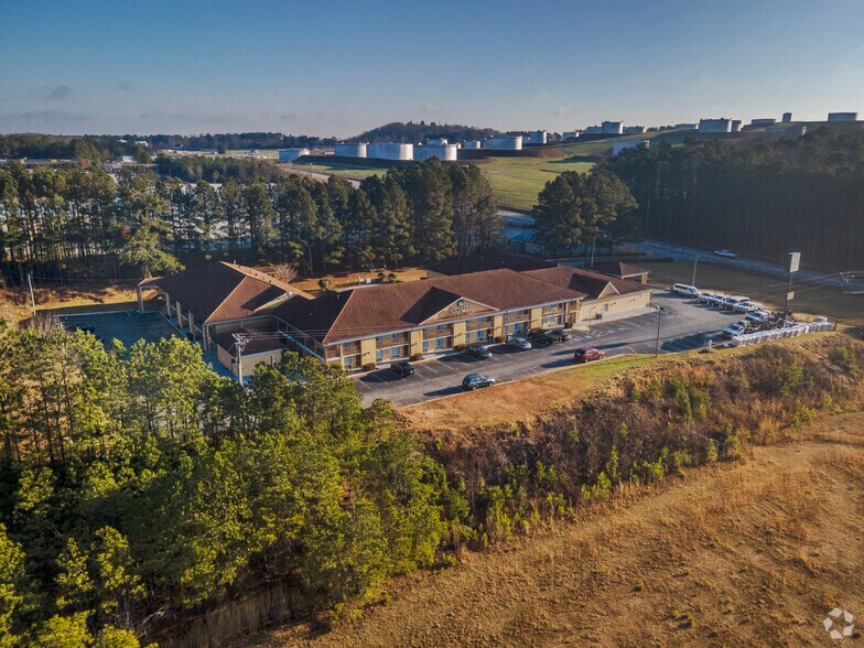 More Photos Of 1077 Alabama Ave S, Bremen Hotel For Sale