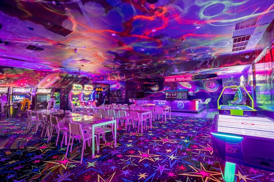 More Photos Of 704 J St, San Diego General Retail For Sale