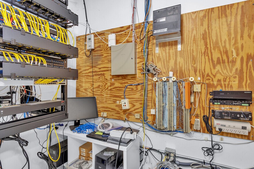 More Photos Of 1703 Marvin Griffin Rd, Augusta Light Distribution For Lease