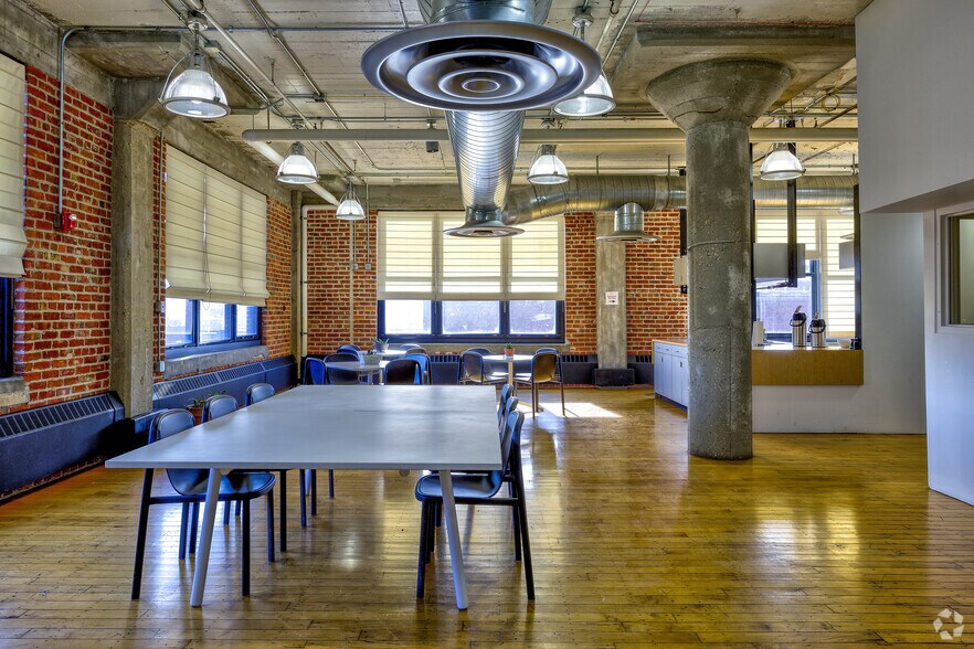 More Photos Of 1402 Jones St, Omaha Warehouse For Lease