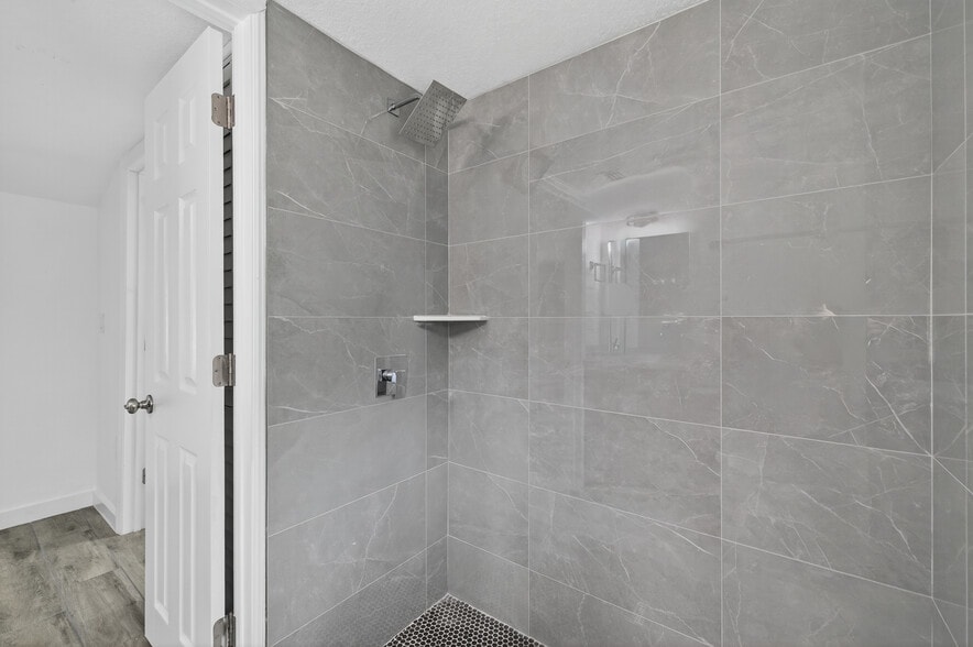 More Photos Of 2710 53rd Ave N, Saint Petersburg Multifamily For Sale