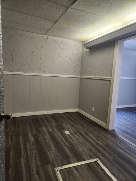 More Photos Of 1017 E Kingsbury St, Seguin Coworking Space