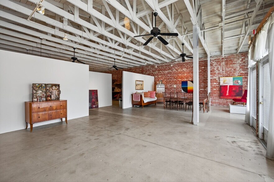 More Photos Of 141 Davis St, Santa Paula Storefront For Sale