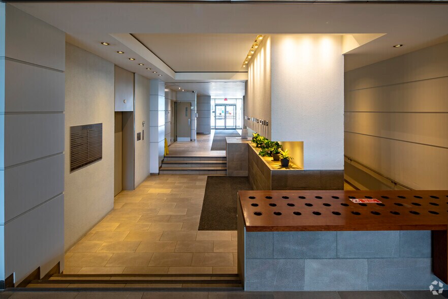 More Photos Of 885 Don Mills Rd, Toronto Office For Lease