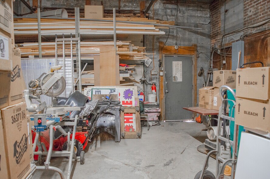 More Photos Of 9 E Oreilly St, Kingston Freestanding For Sale