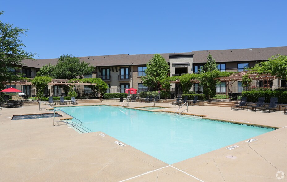 More Photos Of 2000 E Arapaho Rd, Richardson Apartments For Lease