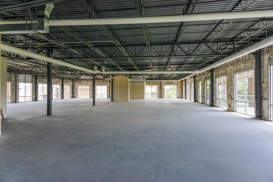 More Photos Of 10111 E 21st St N, Wichita Medical For Lease