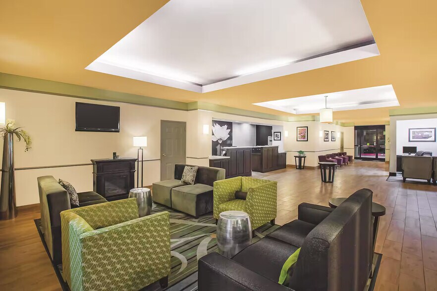 More Photos Of 5820 Walden Rd, Beaumont Hotel For Sale