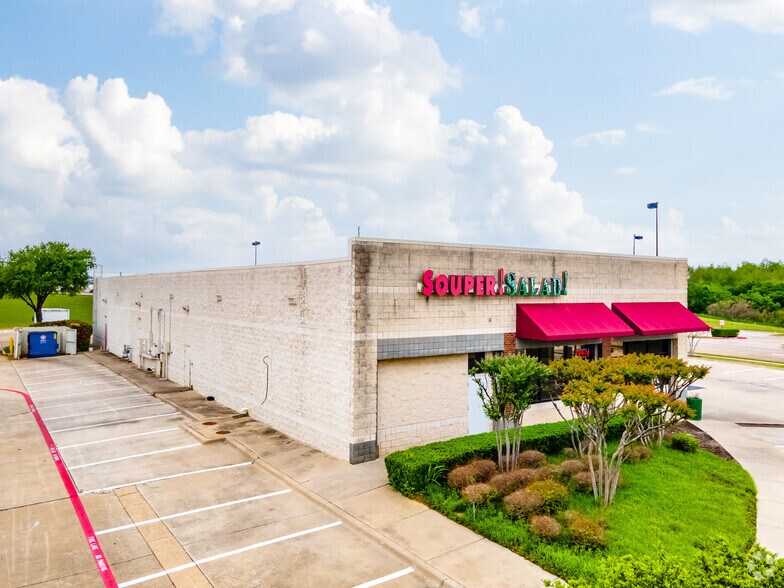 More Photos Of 2420 S Stemmons Fwy, Lewisville Unknown For Lease