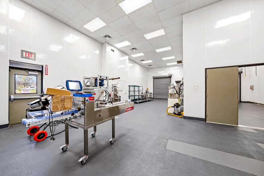 More Photos Of 710 Jefferson Ave, Ashland Light Manufacturing For Lease