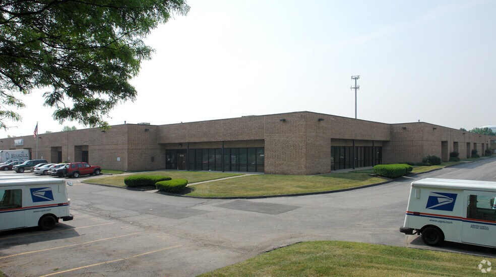 More Photos Of 6620-6680 Busch Blvd, Columbus Showroom For Lease