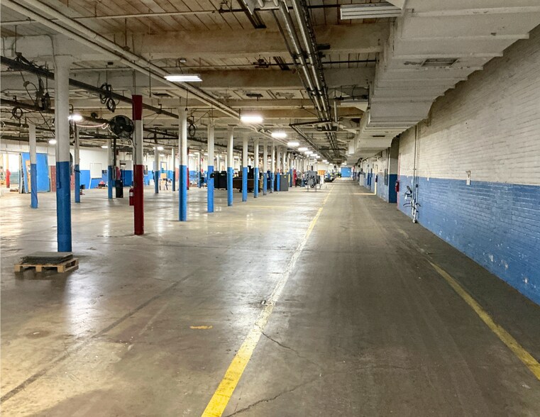 More Photos Of 342 Shelbyville Mills Rd, Shelbyville Manufacturing For Lease