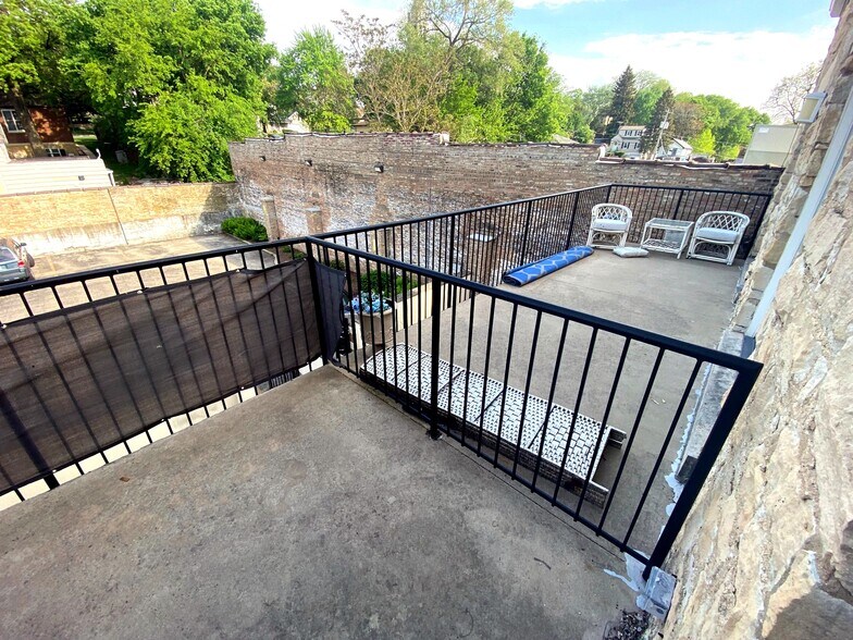 More Photos Of 1100-1106 S State St, Lockport Apartments For Sale