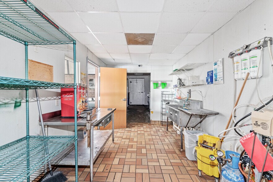 More Photos Of 5 Lane St, Yemassee Storefront For Lease