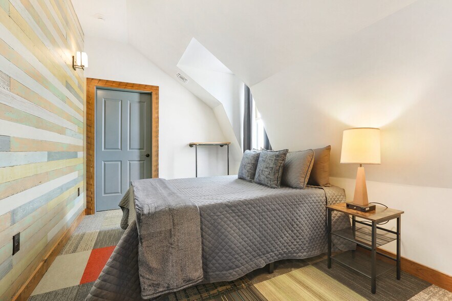 More Photos Of 1502 Elysian Fields Ave, New Orleans Hotel For Sale