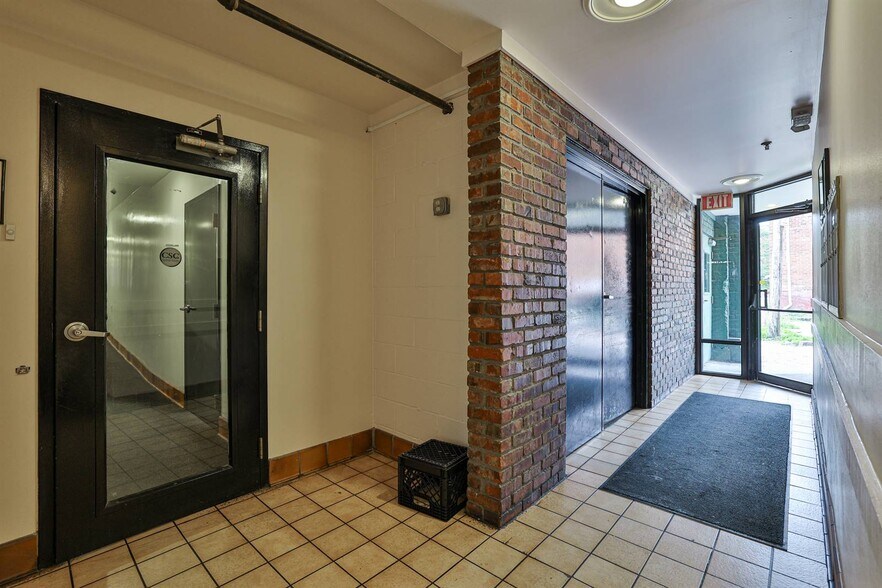 More Photos Of 1420 Sycamore St, Cincinnati Office For Sale