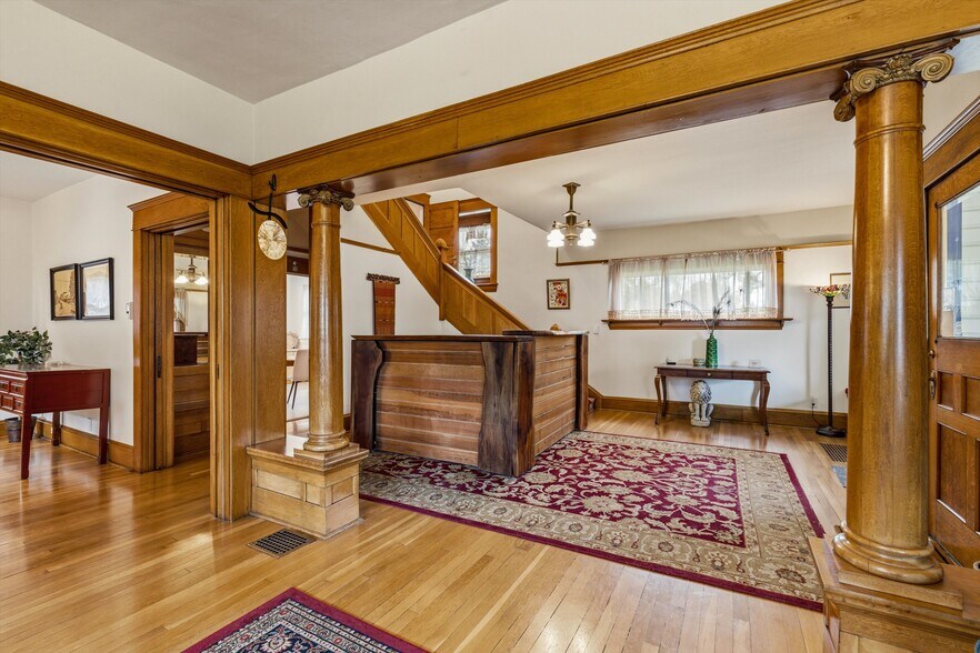 More Photos Of 340 NW 7th St, Corvallis Office Residential For Sale