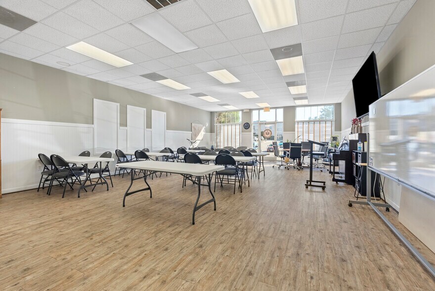 More Photos Of 103-105 Tradewynd Dr, Lynchburg Medical For Sale