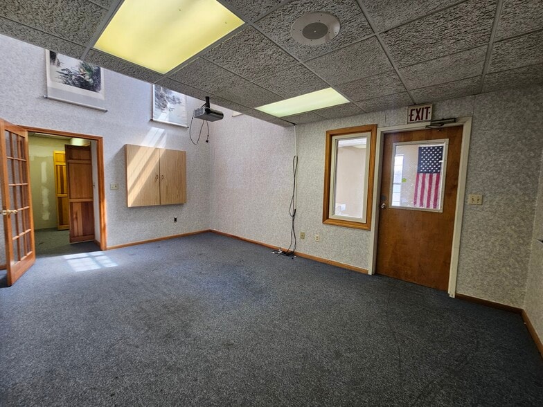 More Photos Of 1755 Meriden Waterbury Tpke, Plantsville Office Residential For Sale