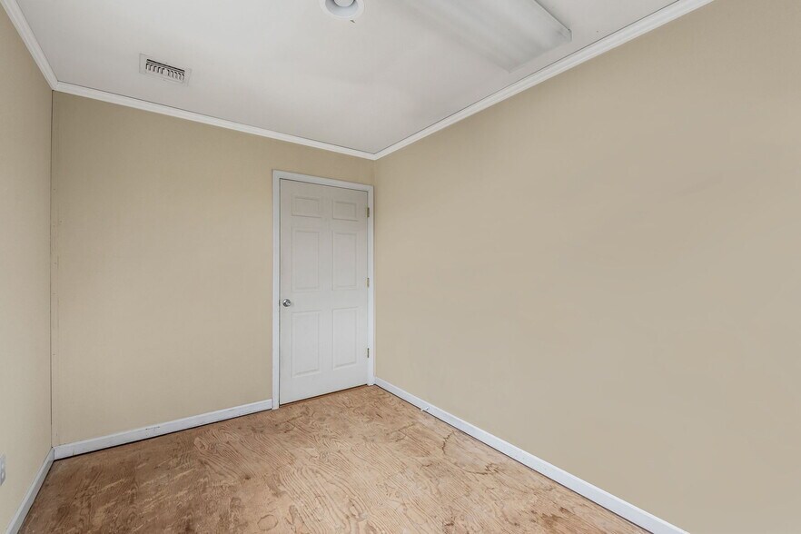 More Photos Of 1360 Montauk Hwy, Mastic Office For Sale