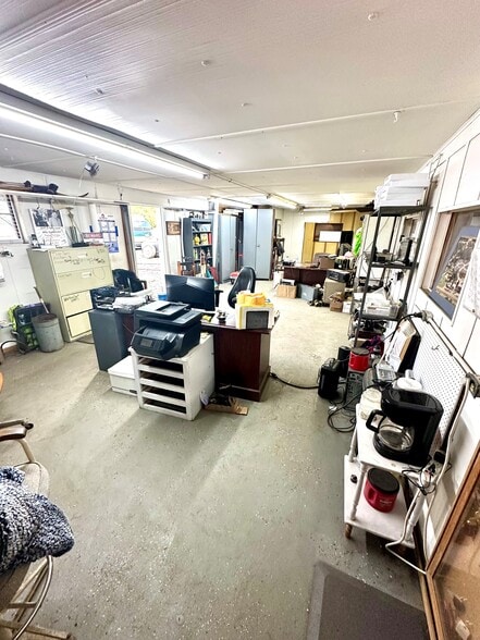 More Photos Of 11108 Hawkinsville Rd, Warner Robins Flex For Lease